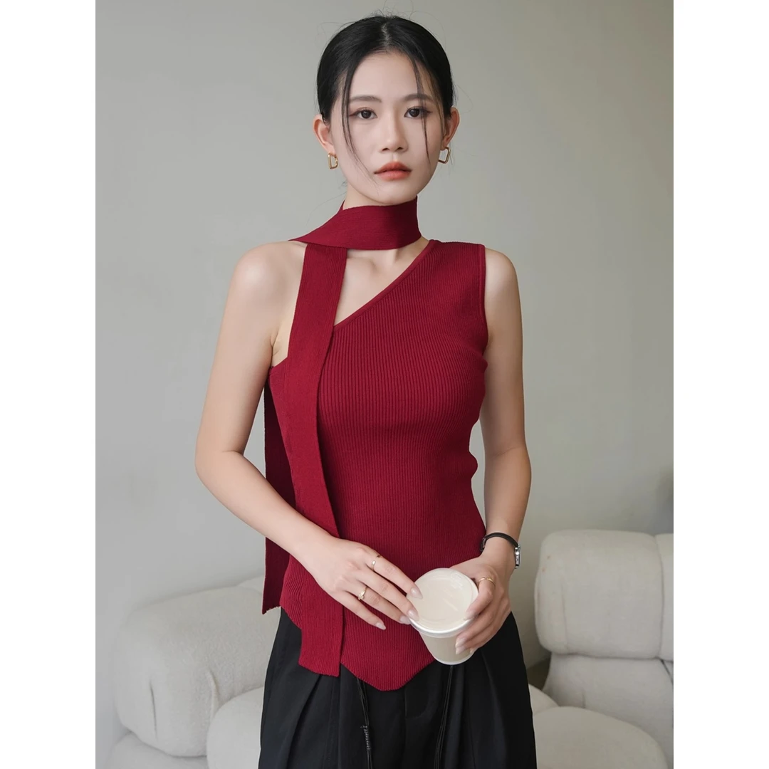 红色斜肩针织吊带背心女2025新款早秋季飘带挂脖显白打底外穿上衣