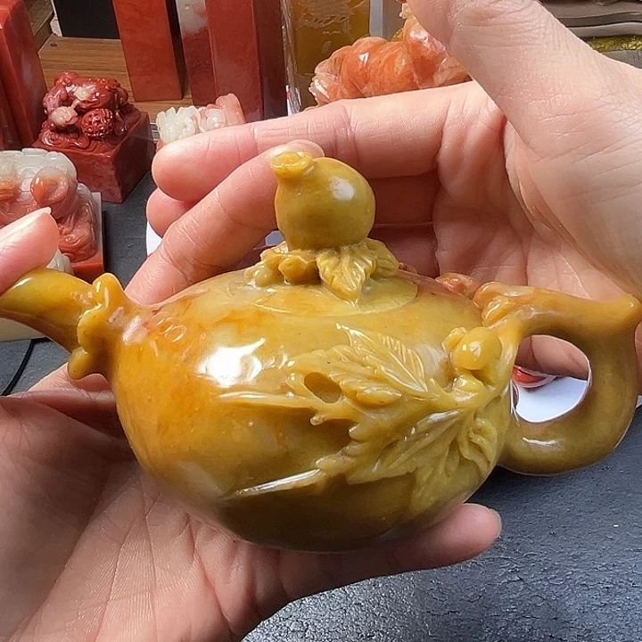 赵***兄寿山石手把件把玩件