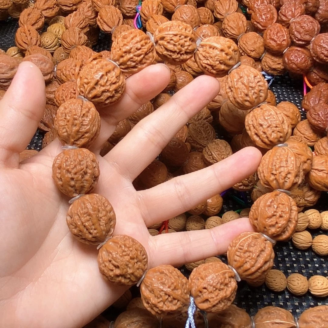 文玩核桃吊坠荔枝纹