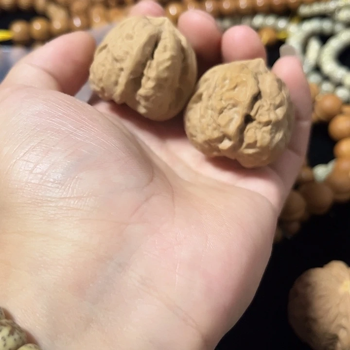 文玩核桃把件39左右瑕疵蛤蟆头，编号003