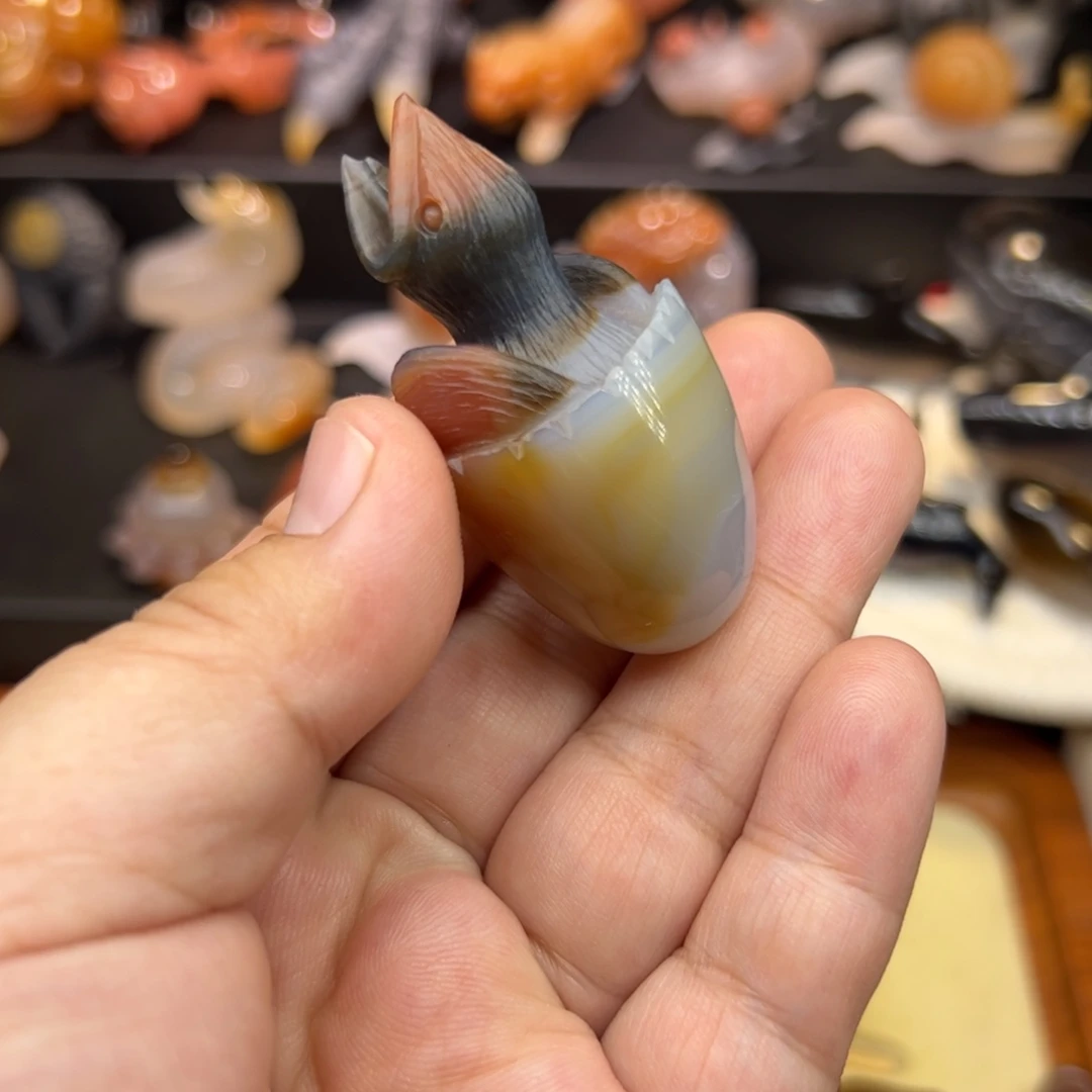 玛瑙/玉髓未镶嵌手玩摆件