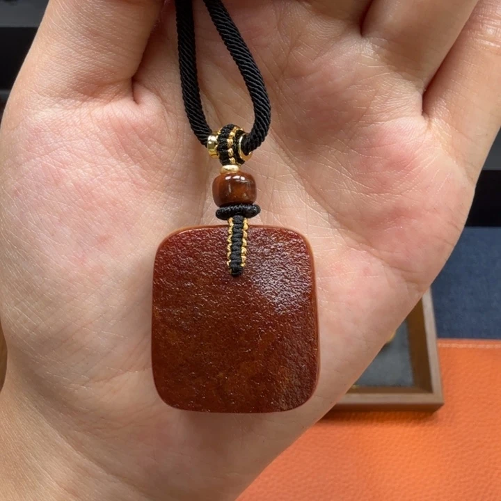 蜜蜡未镶嵌吊坠(赠链)