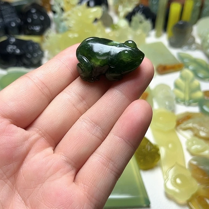 未镶嵌蛇纹石玉颈饰