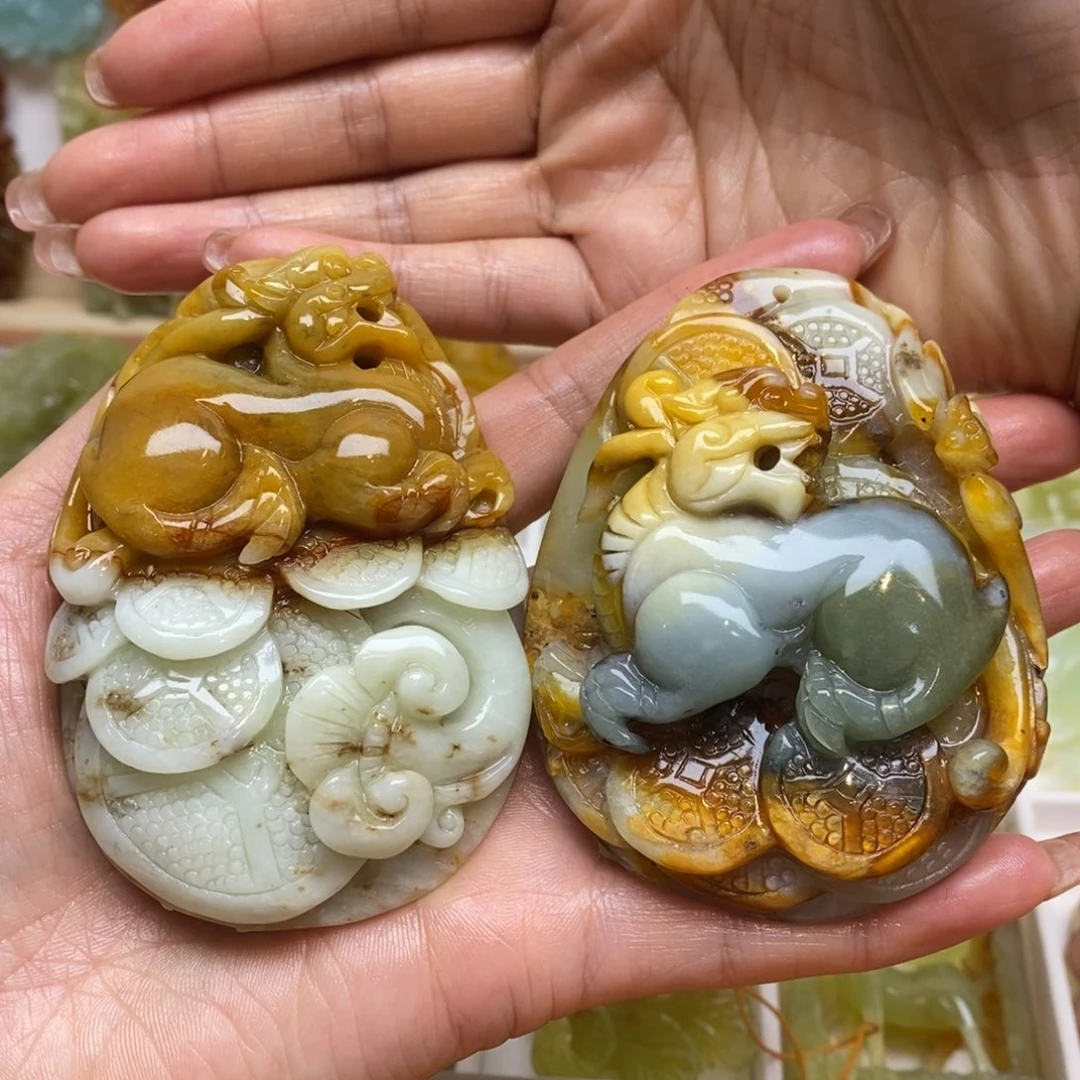 金***宝蛇纹石玉未镶嵌颈饰