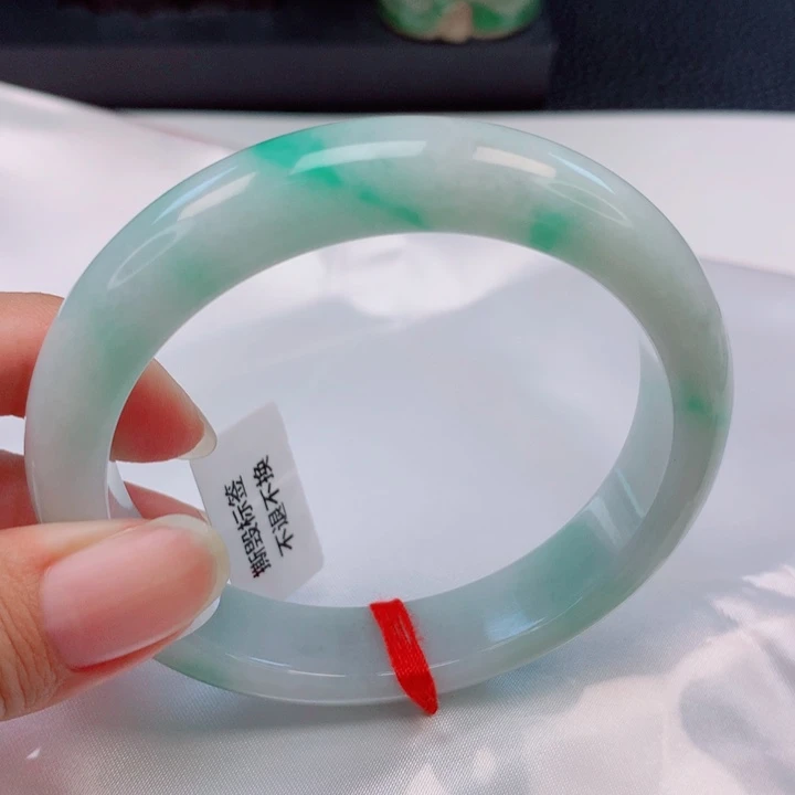 翡翠未镶嵌手镯58圈