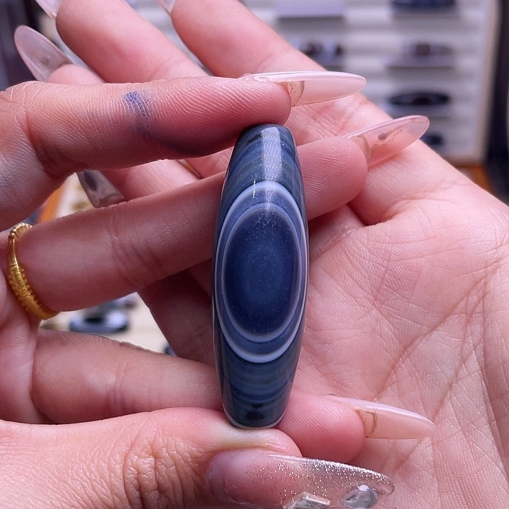 逍***7玛瑙/玉髓未镶嵌颈饰