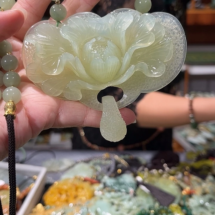 未镶嵌岫玉毛衣链