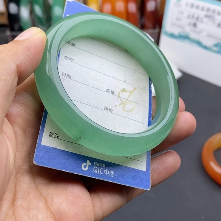 未镶嵌手镯石英质玉