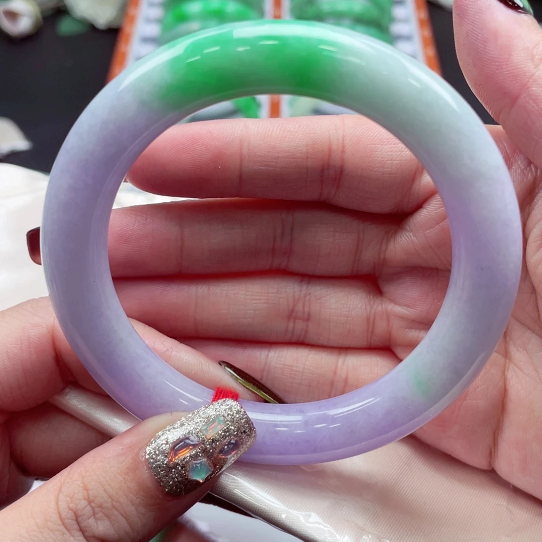 那***b翡翠未镶嵌手镯翡翠