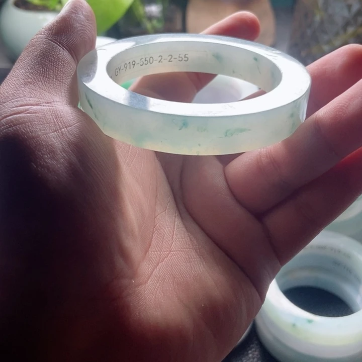 好***来定制翡翠未镶嵌翡翠手镯