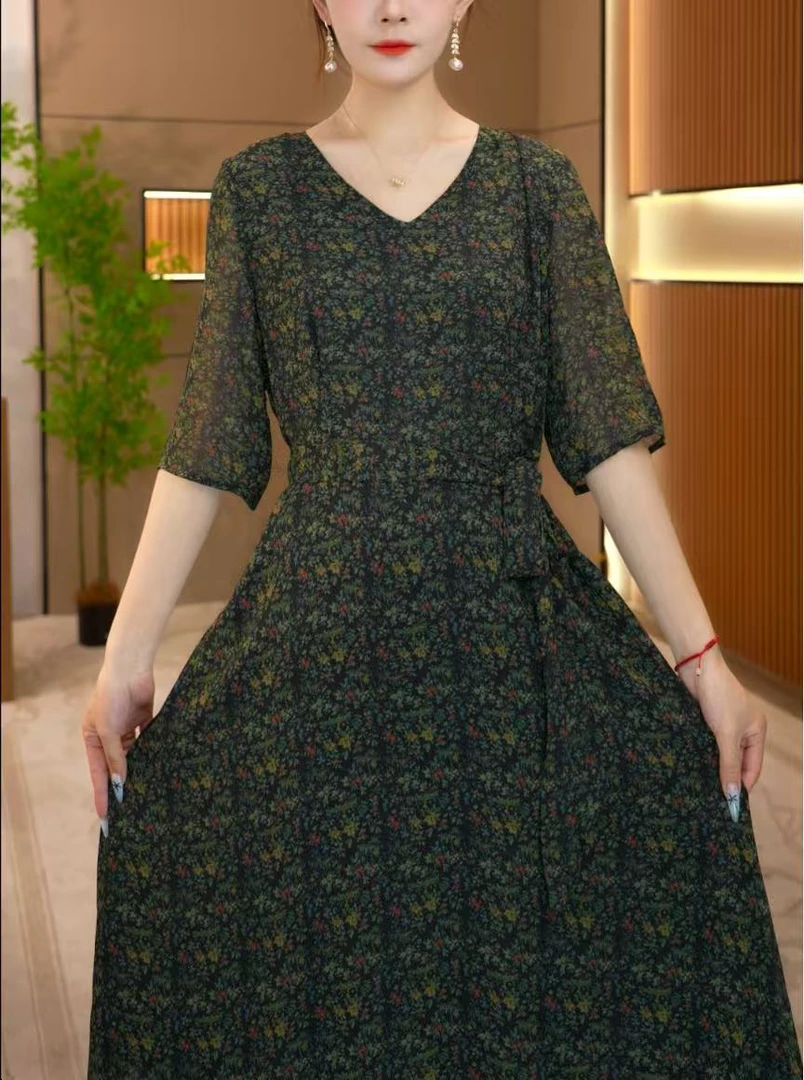 2025年春季新款优雅气质显瘦收腰连衣裙