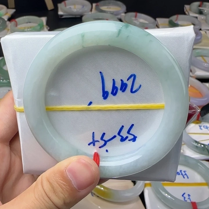 未镶嵌手镯翡翠翡翠手镯