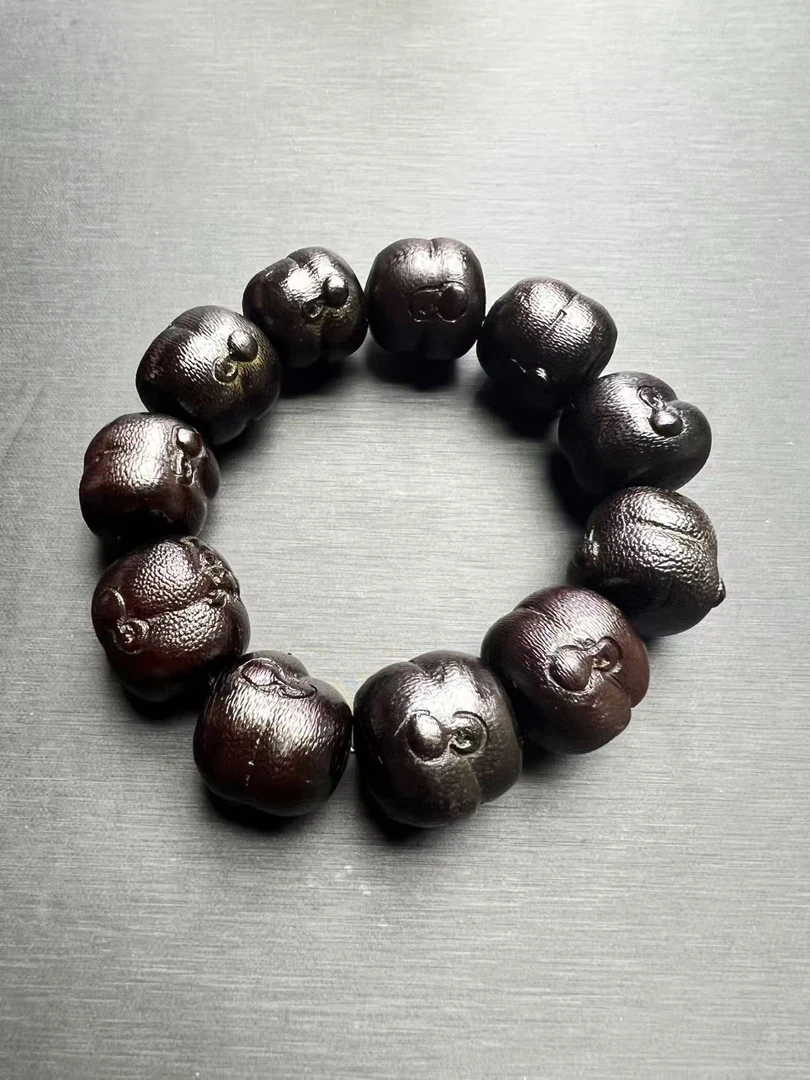 O77时尚经典精品手链M饰品