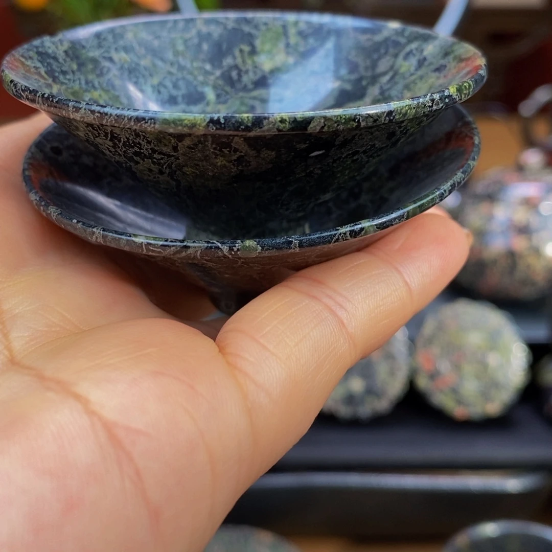 杨***士梅花玉精美梅花斗笠杯