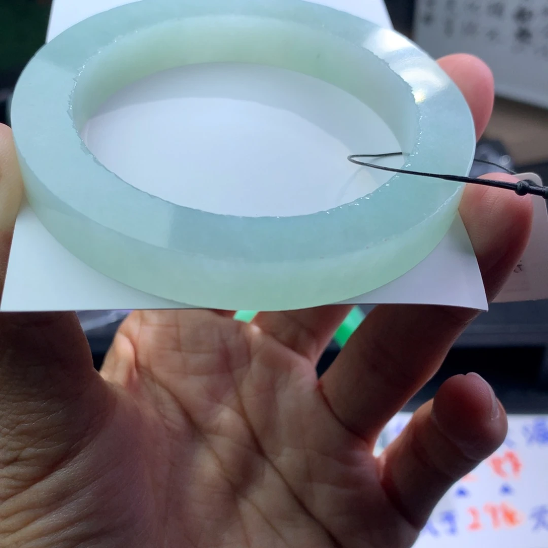 未镶嵌翡翠手镯定制翡翠呼*猪