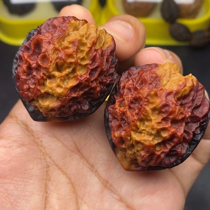 文玩核桃吊坠44尺珊瑚绣球