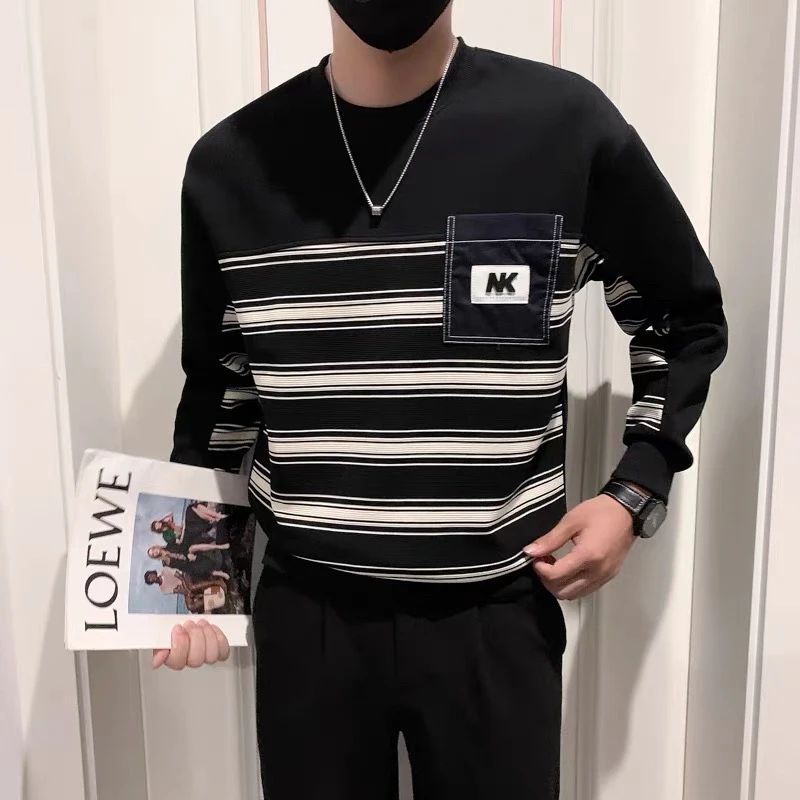 2025秋冬高端贴布口袋拼接条纹潮牌痞帅圆领宽松时尚休闲男士卫衣