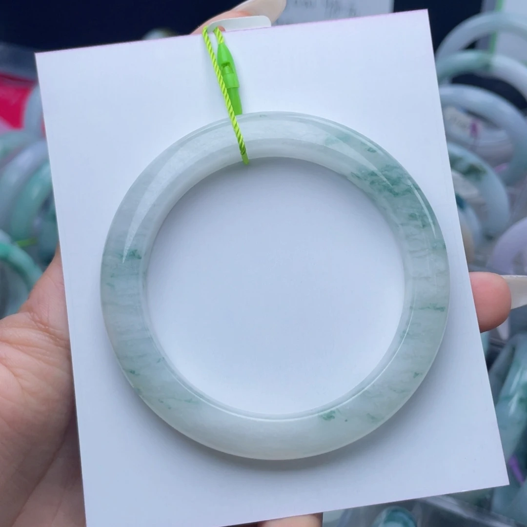 翡翠未镶嵌手镯57圈