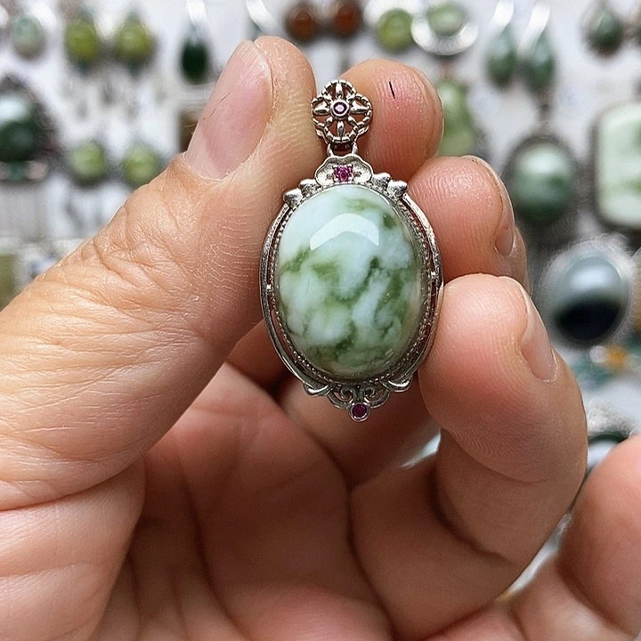 蛇纹石玉银S925镶嵌吊坠