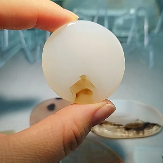 玛瑙/玉髓未镶嵌颈饰人像