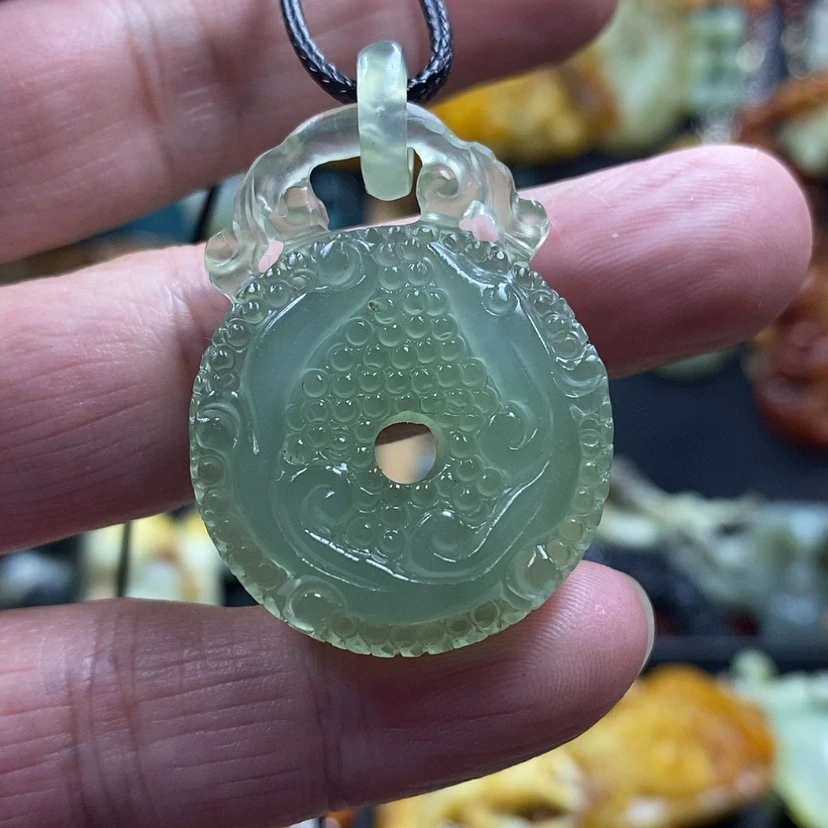 【闪购商品】蛇纹石玉吊坠未镶嵌?*柒
