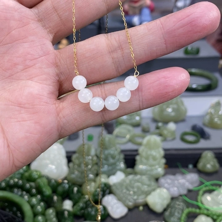 和田玉颈饰未镶嵌