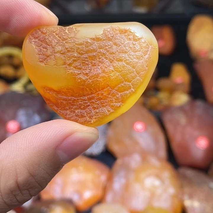 琥珀未镶嵌珠宝奇石