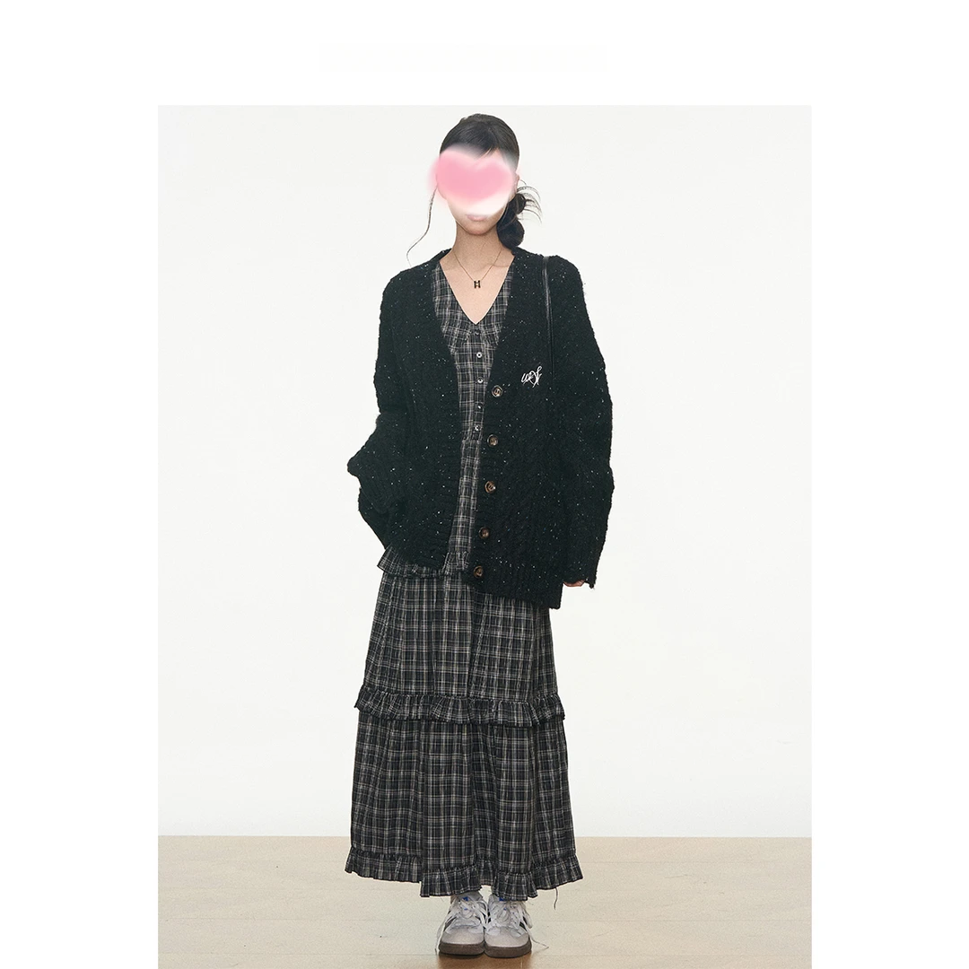 新品 2025秋季宽松彩点毛衣开衫外套女灰色慵懒风+连衣长裙