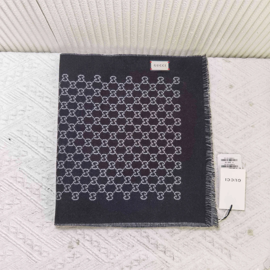 95新 GUCCI/古驰 Gucci古驰双G提花双面围巾围脖