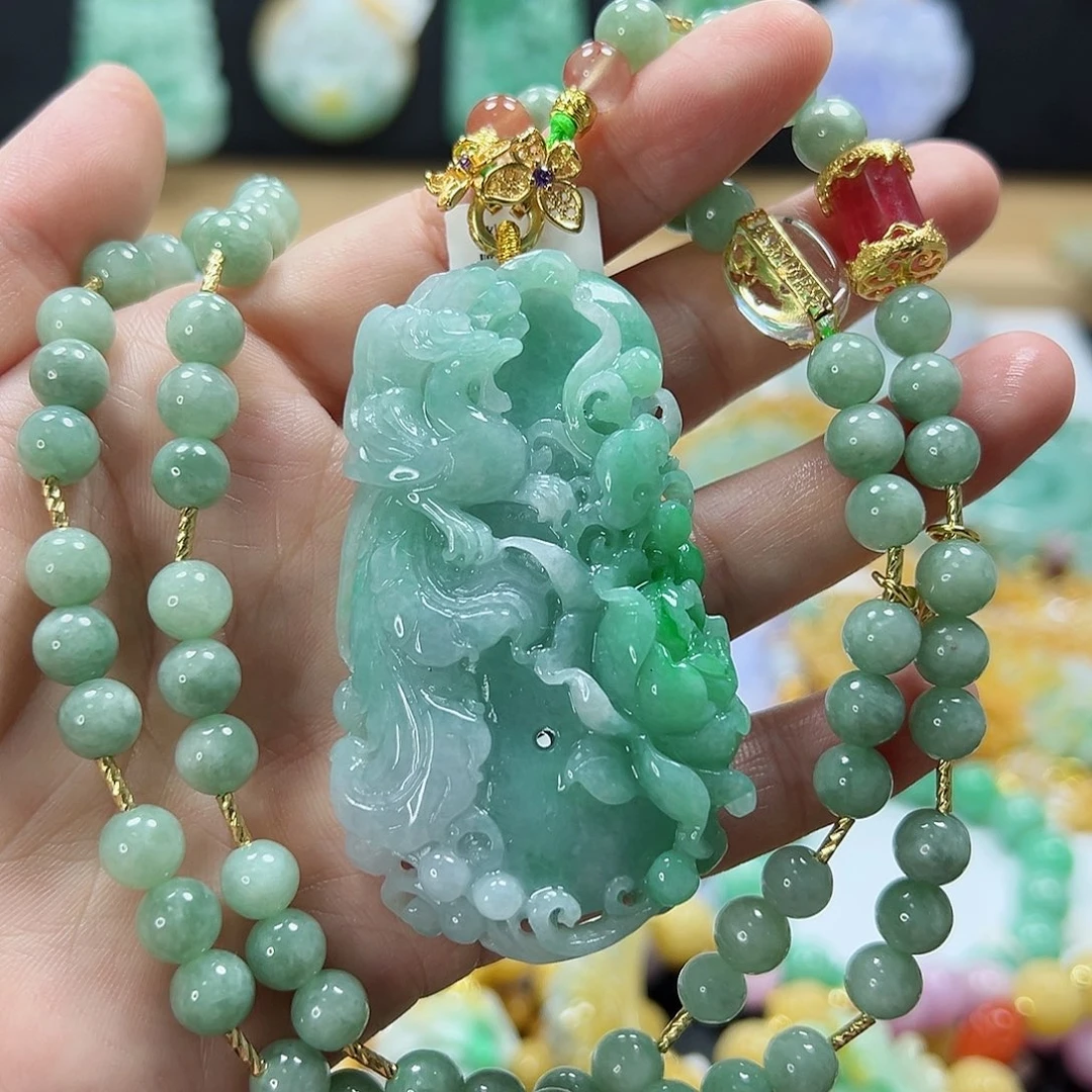 颈饰未镶嵌翡翠吊坠