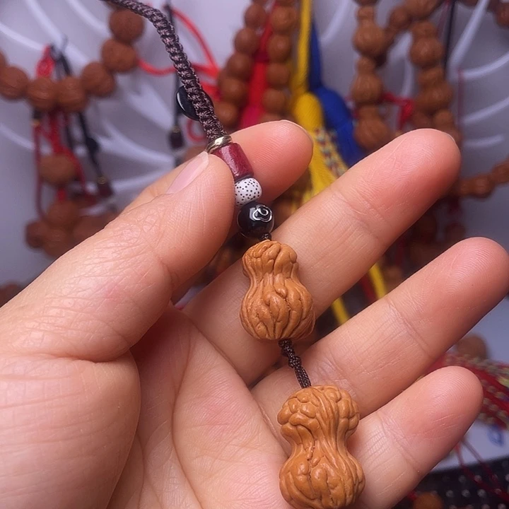 桃核吊坠龙纹桃枭