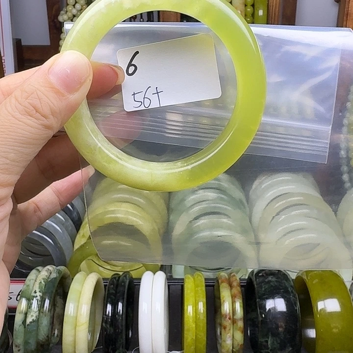 虎***月蛇纹石玉未镶嵌手镯