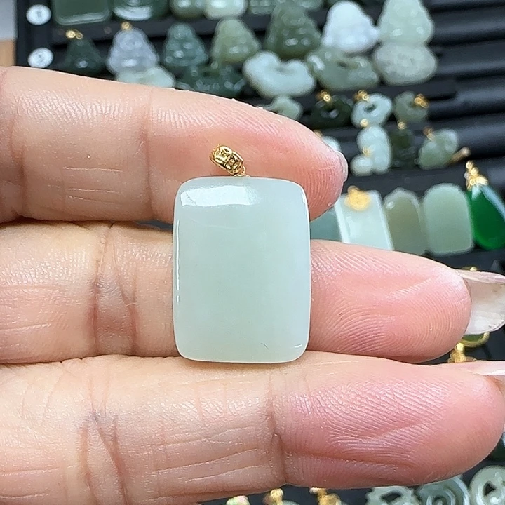 和田玉吊坠(不含链)18K金镶嵌墨*