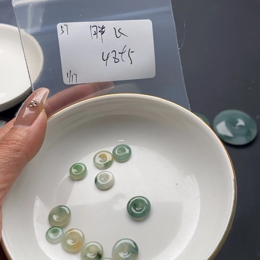 【闪购商品】翡翠颈饰未镶嵌胖*飞