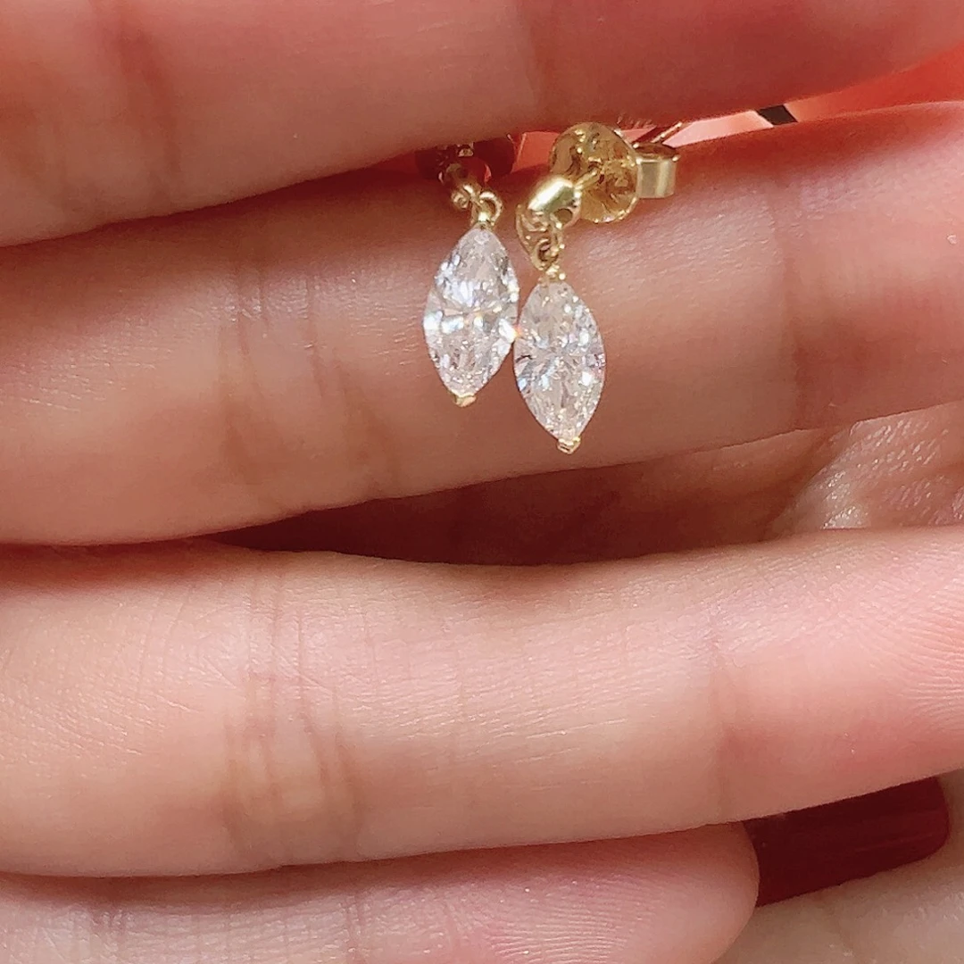 18K金镶嵌实验室培育钻石耳饰0.752ct18K黄马眼形培育钻石耳坠