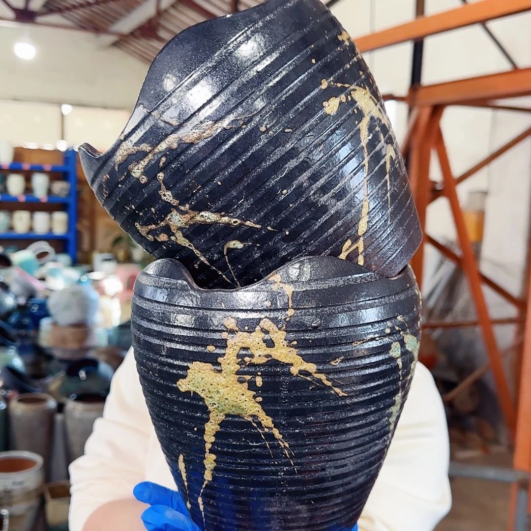 花盆紫砂高16了17。微瑕