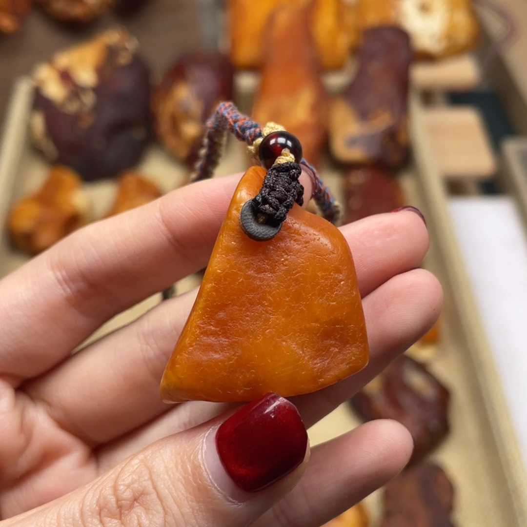 琥珀未镶嵌珠宝奇石