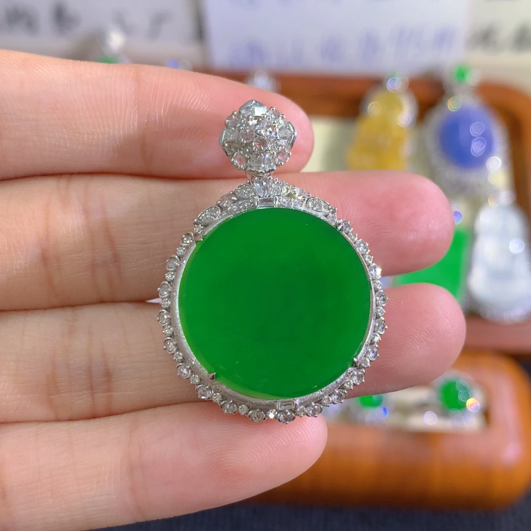 翡翠18K金镶嵌吊坠(不含链)圆牌