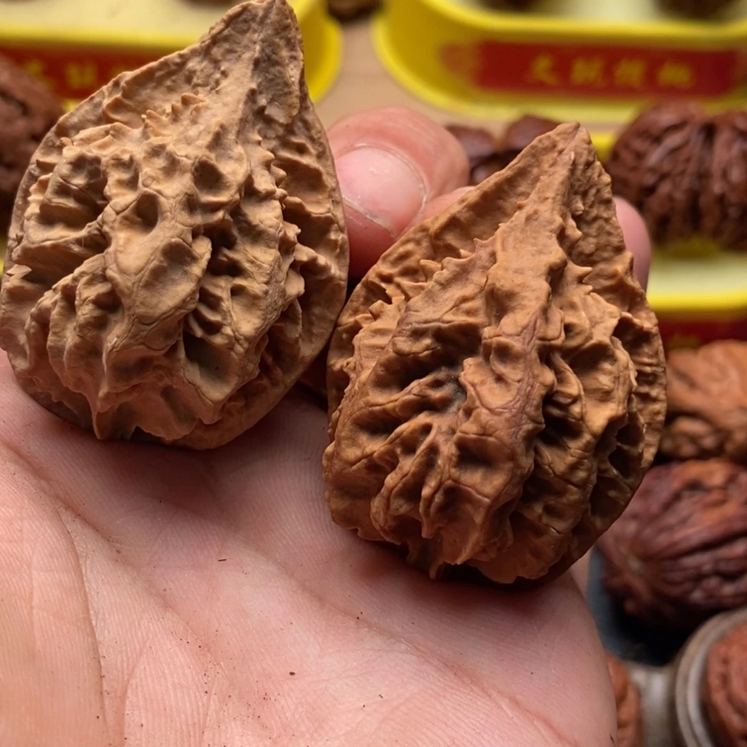 文玩核桃吊坠小涵48
