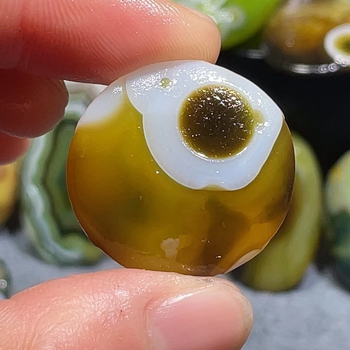 玛瑙/玉髓未镶嵌珠宝奇石
