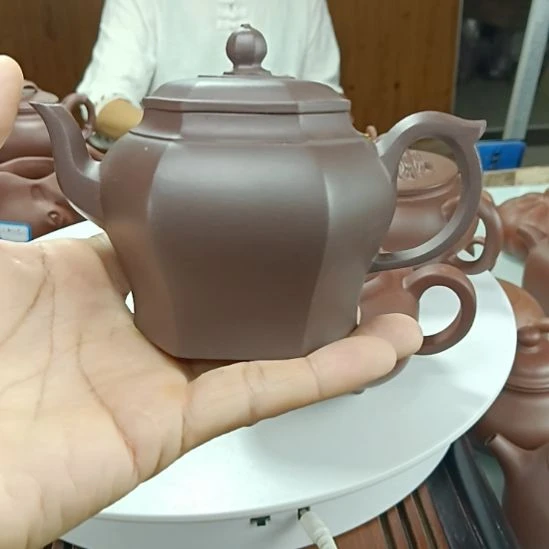 茶壶紫砂工作人员