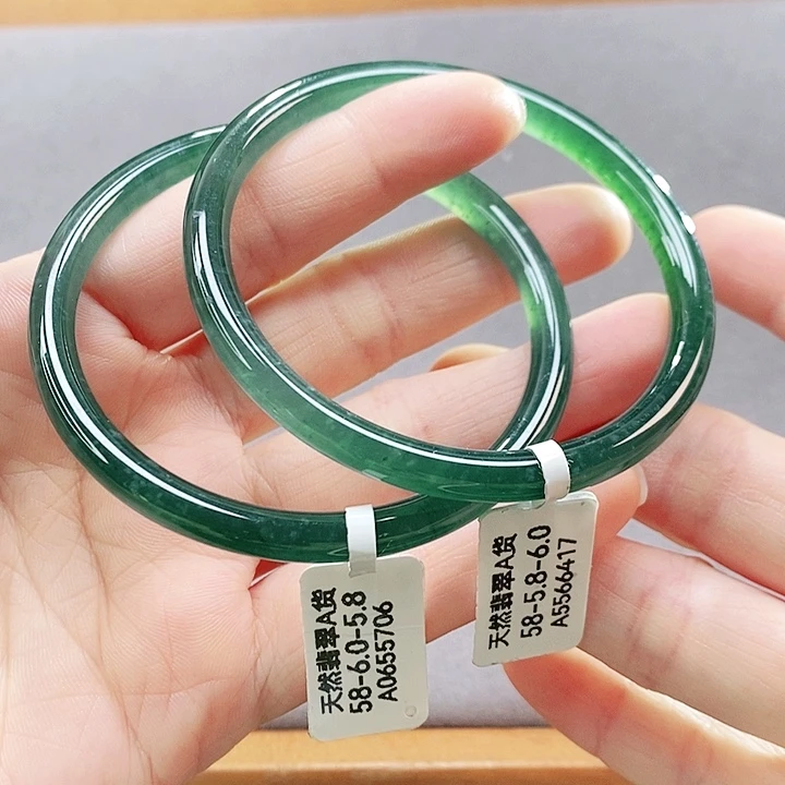 翡翠未镶嵌手镯（圆镯）