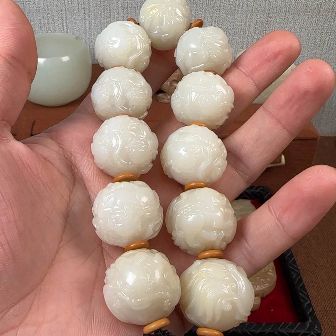 丹***9非常精美的脖挂件