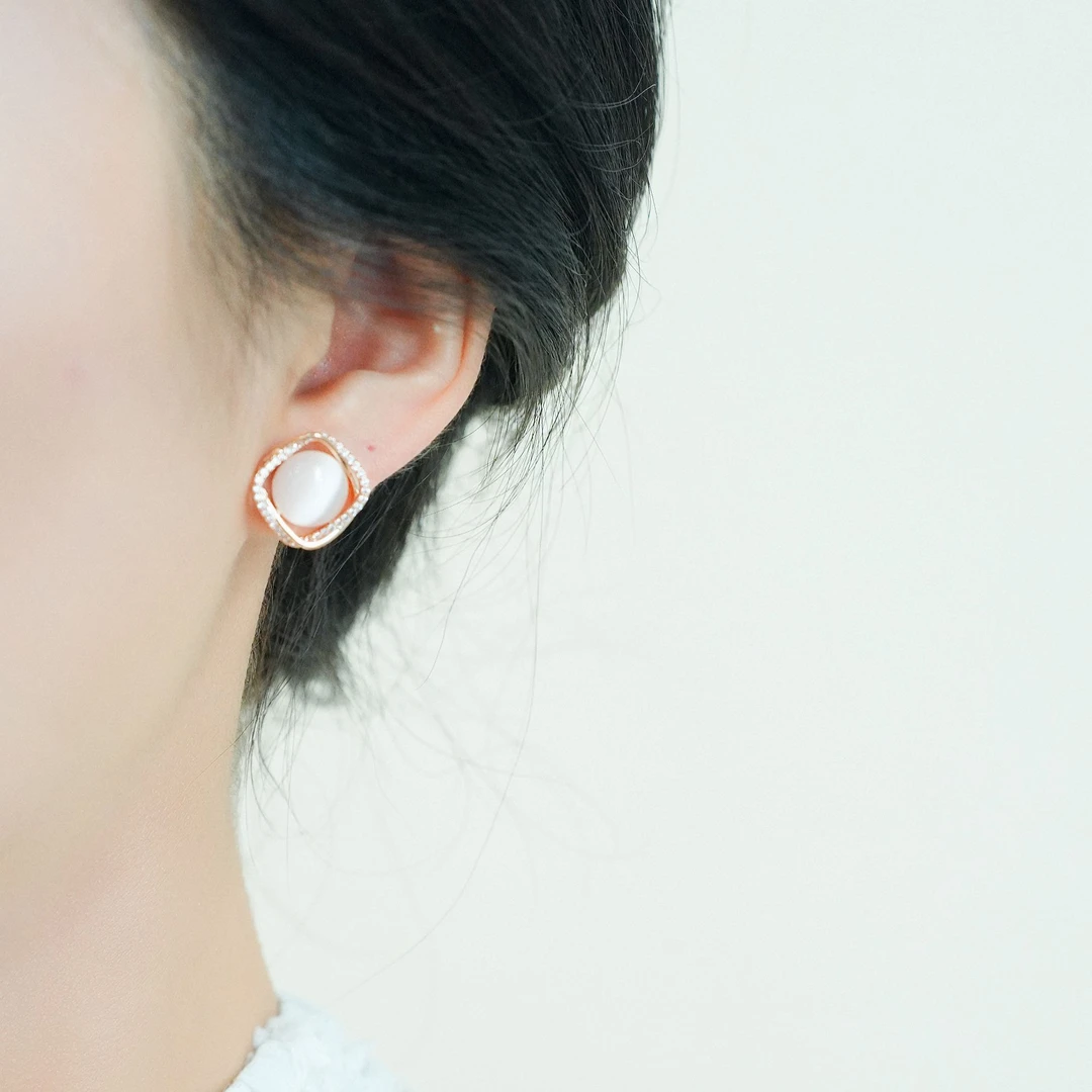 铜合金耳饰 猫猫石玫瑰金色耳环通勤百搭高级感耳钉气质显白温柔