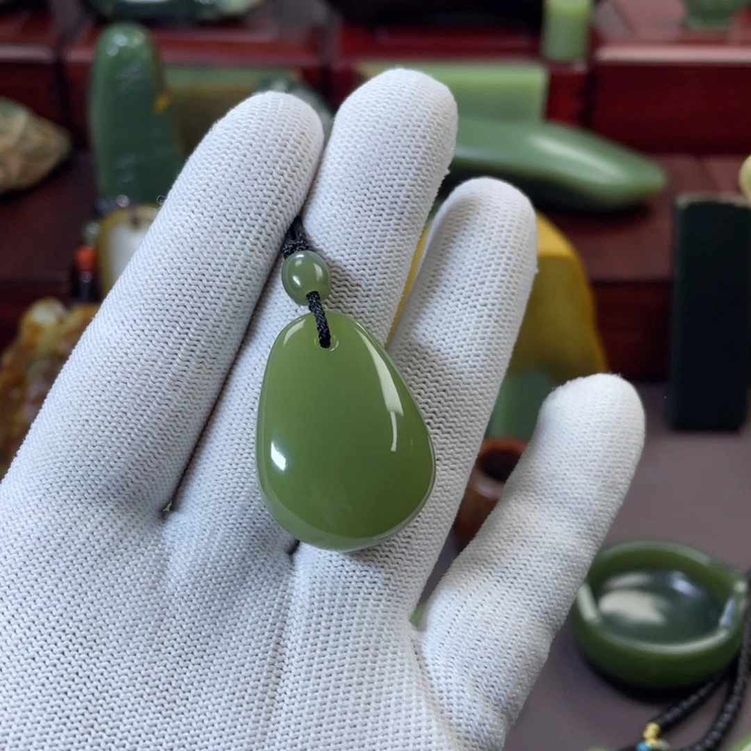 下***啦岫岩老玉（透闪石质玉）未镶嵌车挂