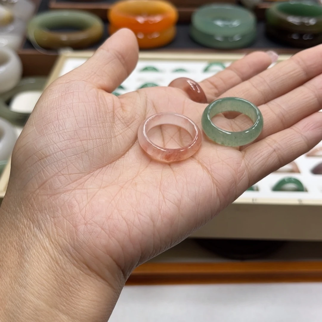 石英岩玉未镶嵌珠宝奇石