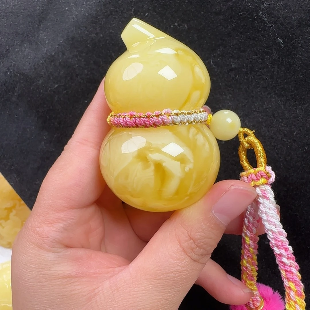 蜜蜡未镶嵌珠宝奇石