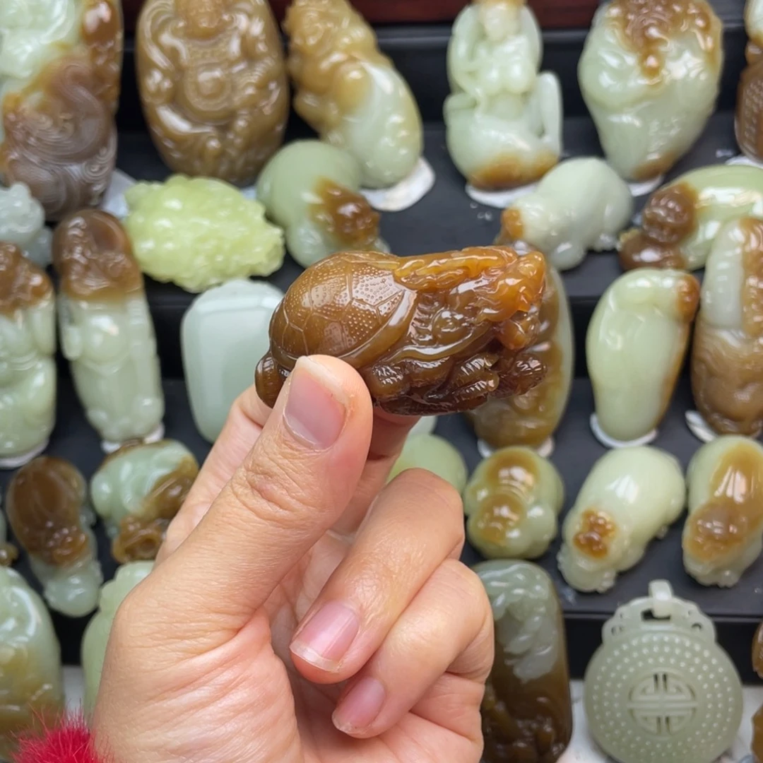 实***理和田玉未镶嵌颈饰