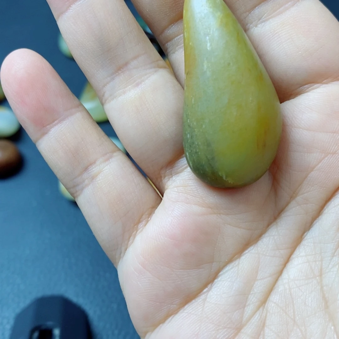 未镶嵌和田玉（糖玉）珠宝奇石
