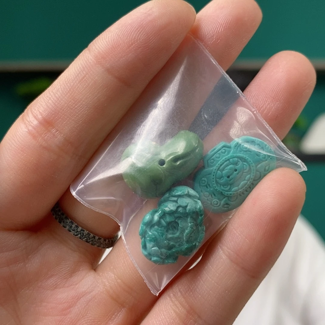 绿松石未镶嵌珠宝奇石
